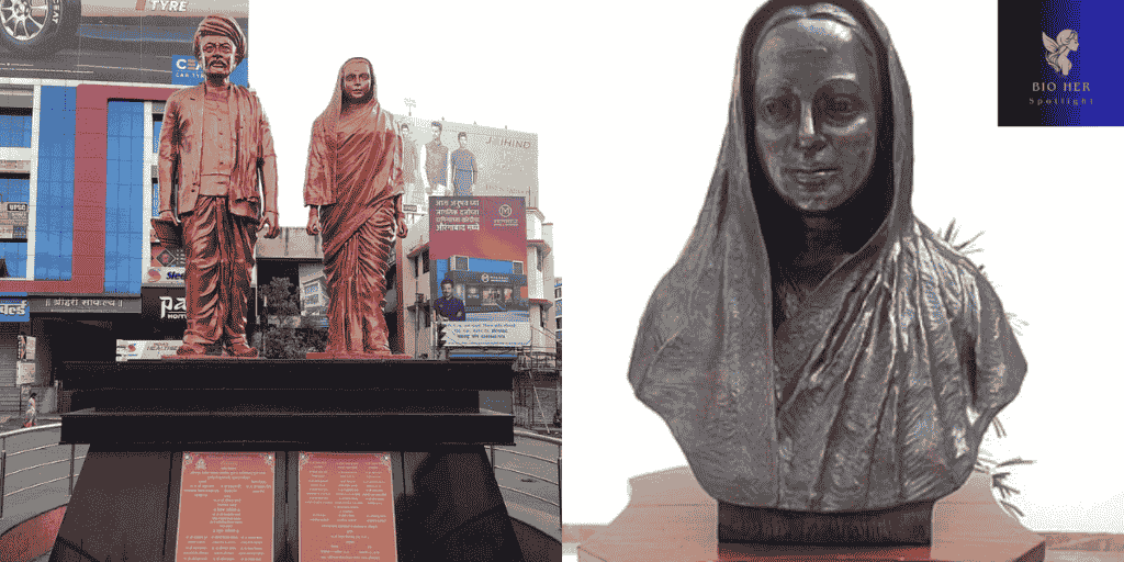 Statues of Jyotirao Phule and Savitribai Phule in Pune