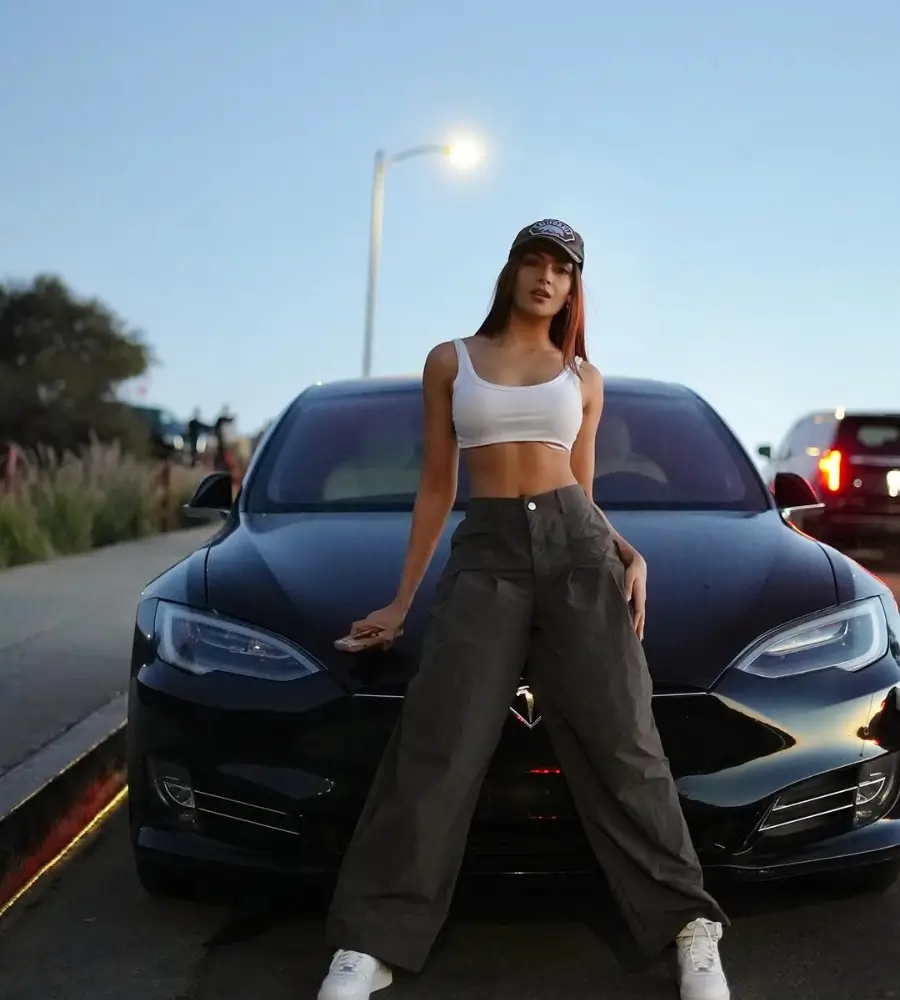 येशा सागर जन्म तिथि, उम्र, ऊंचाई, बॉयफ्रेंड, नेट वर्थ | Yesha Sagar (Cricket Presenter) Biography in Hindi 4 Yesha Sage Age & Birth Place