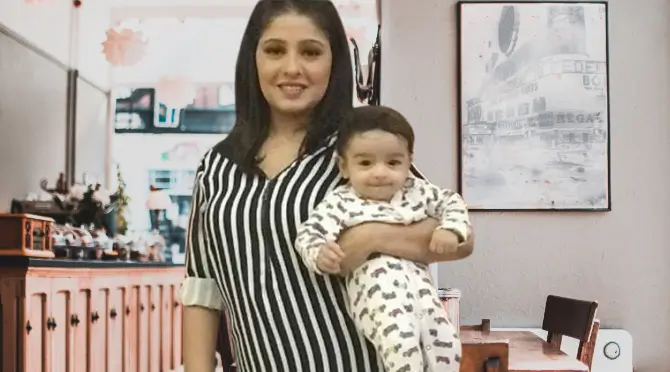 sunidhi chauhan son first photo 759 removebg preview