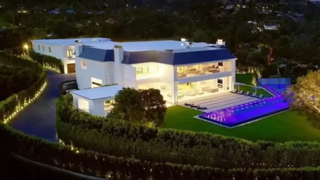 Isha Ambani, Age, Education, Husband, Kids, Business, Net Worth & More | ईशा अंबानी बायोग्राफी हिंदी में 7 Isha Ambani Beverly Hills home for sale