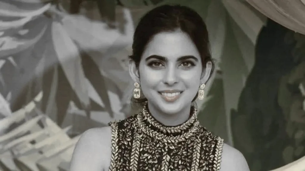Isha Ambani, Age, Education, Husband, Kids, Business, Net Worth & More | ईशा अंबानी बायोग्राफी हिंदी में 8 Isha Ambani's diamond earrings