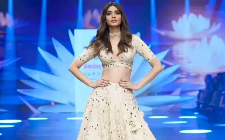 डायना पेंटी की जीवनी– 2025 में उम्र, हाइट फीट में, परिवार, पति, नेट वर्थ, घर | Diana Penty Biography in Hindi 3 Diana penty On Ramp Walk