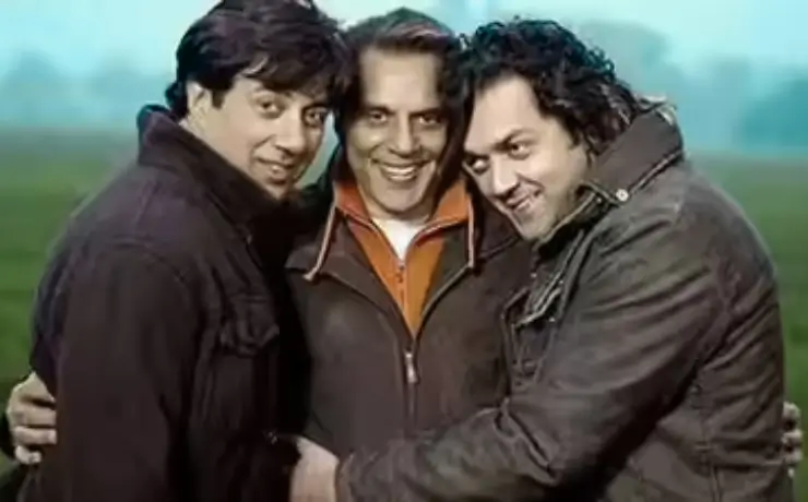 Dharmendra With सनी देओल और बॉबी देओल के साथ Dharmendra With सनी देओल और बॉबी देओल के साथ
