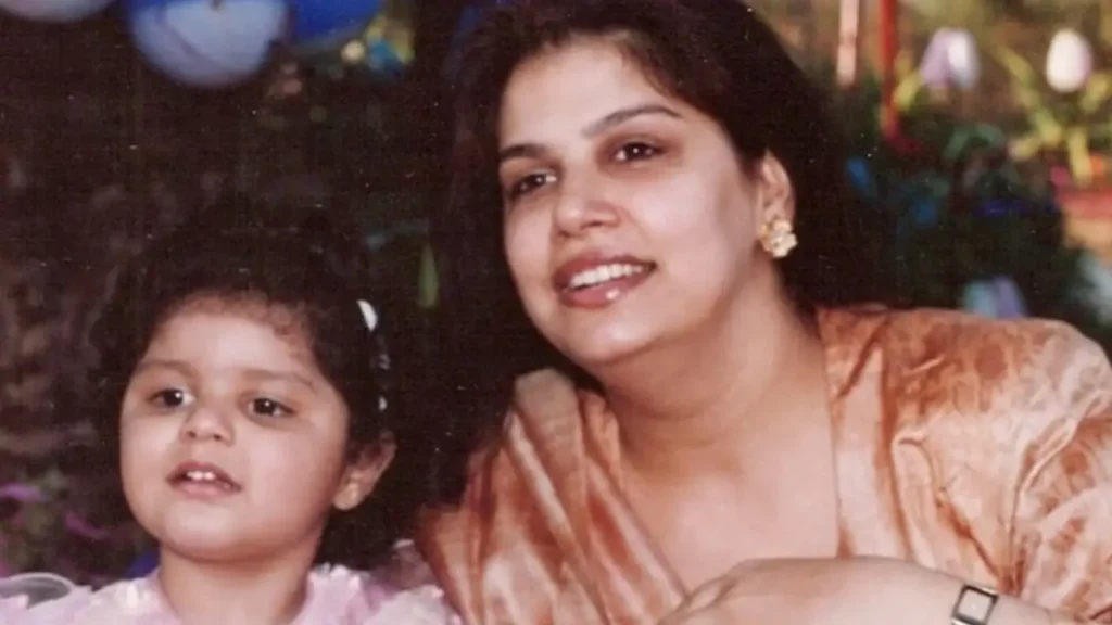 Anshula Kapoor Mother Mona Shauri 