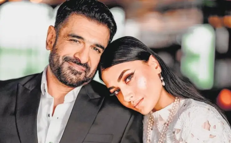 पवित्रा पुनिया जीवनी, उम्र, परिवार, शिक्षा, प्रेमी, ऊंचाई और वजन | Pavitra Punia Biography in Hindi 2025 7 Pavitra Punia & Ex Boyfriend Eijaz Khan