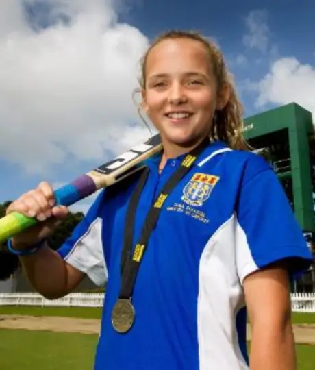 Amelia Kerr Early Life