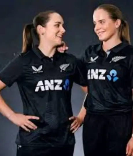 Amelia Kerr with sister Jess Kerr  