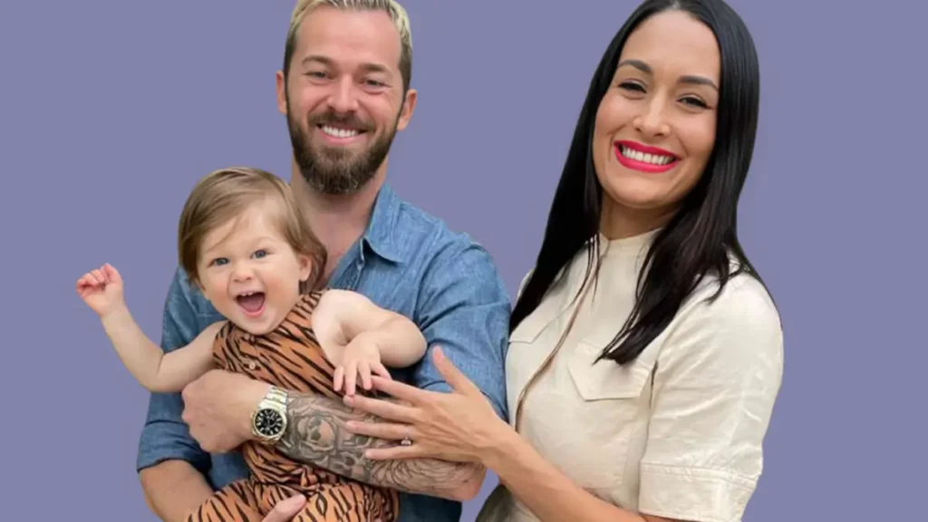 Nikki Bella with Husband & Kids 