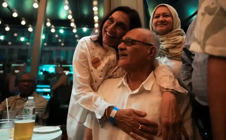 मीरा नायर: न्यूयॉर्क के नए मेयर जोहरान ममदानी की माता | Mira Nair Biography in Hindi 3 Mira Nair with Father Amrit Lal Nair