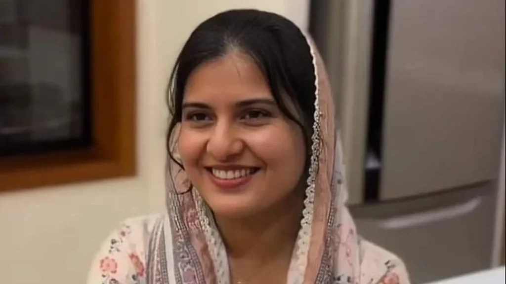 इकरा हसन की जीवनी: कैराना की युवा सांसद, जो राजनीति में नई हवा ला रही हैं | Iqra Hasan Biography in Hindi 4 Iqra Hasan Height