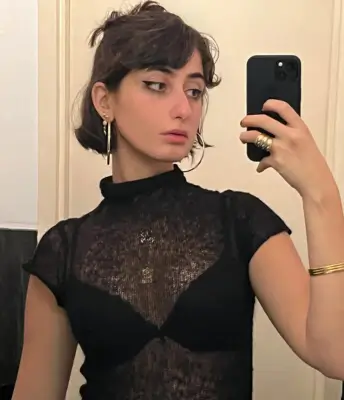 Rama Duwaji Biography in hindi: न्यूयॉर्क के नए मेयर जोहरान ममदानी की पत्नी किसी अप्सरा से कम खूबसूरत नहीं, देखिये 10 खूबसूरत तस्वीरें 11 Rama Sawaf Duwaiji Photos