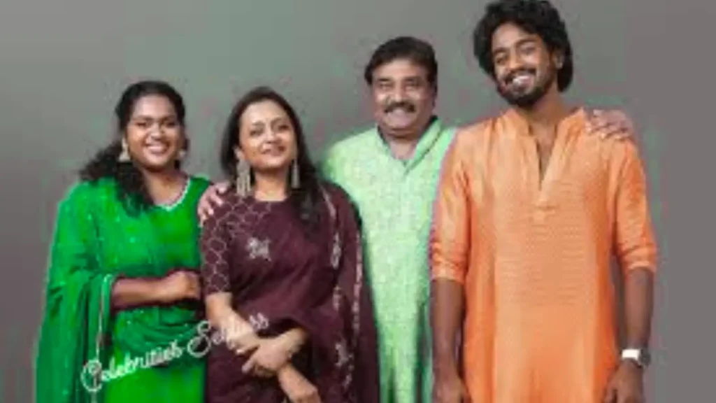 सुम कनकाला का धमाकेदार रिएक्शन: उदयभानु के 'सिंडिकेट' हमले पर खोला राज - क्या है टॉलीवुड का काला सच? | Sum Kanakala Biography and Latest News 4 Sum Kanakala With Family