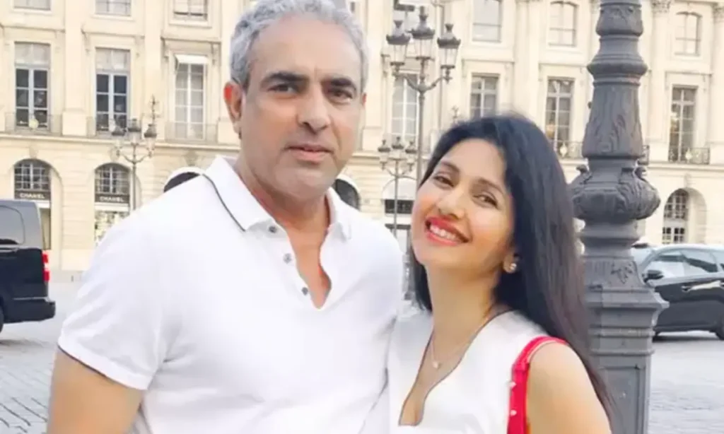 दीप्ति भटनागर (58) – मिस इंडिया, उम्र, शिक्षा, करियर, नेट वर्थ | Deepti Bhatnagar Biography in Hindi 6 Deepti Bhatnagar with Husband randeep arya