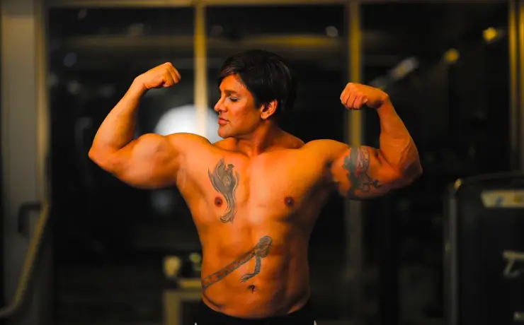 Yash Birla Physical Appearance height Weight 