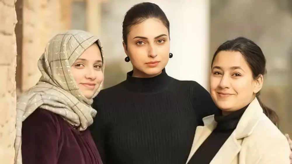 Farhana Bhatt With Her Sisters 