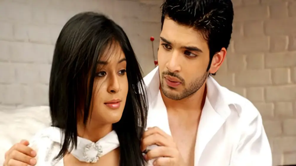 कौन है कृतिका कामरा, जिनका नाम क्रिकेट कमेंटेटर गौरव कपूर के साथ जुड़ रहा है? | Kritika Kamra Biography in Hindi 3 kritika kamra & Karan Kundra