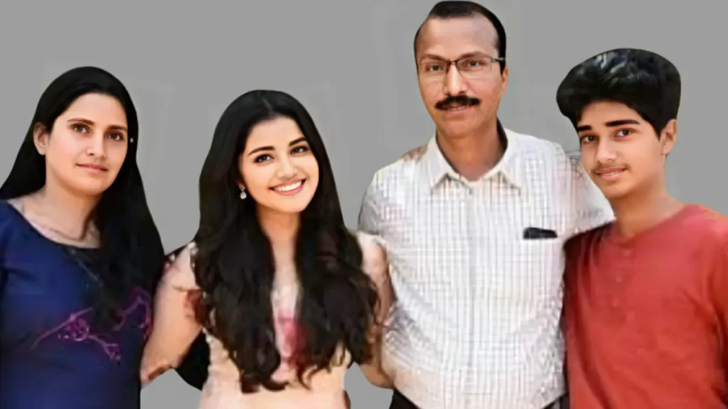 Anupama Parameswaran Parents 