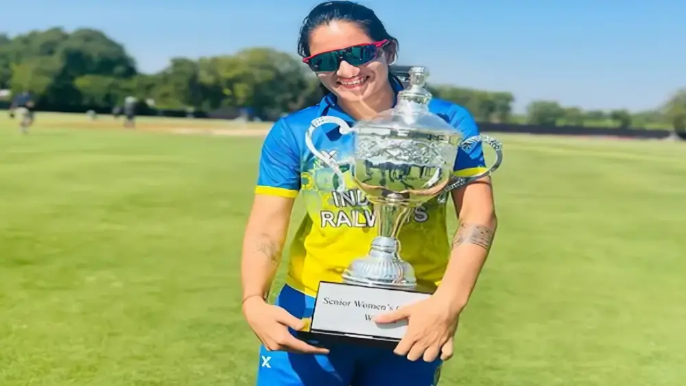 Renuka Singh Thakur with Trophy 