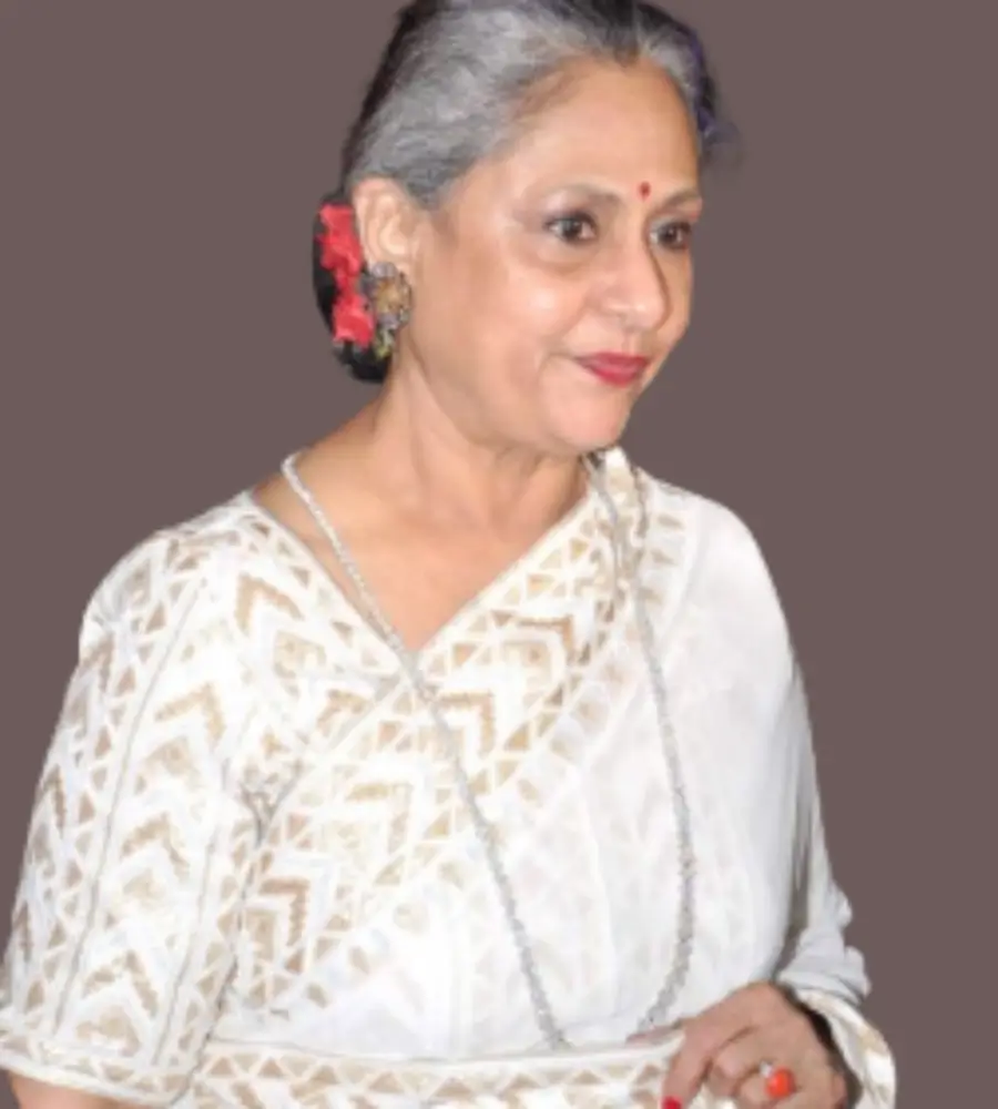 jaya Bachchan Education 