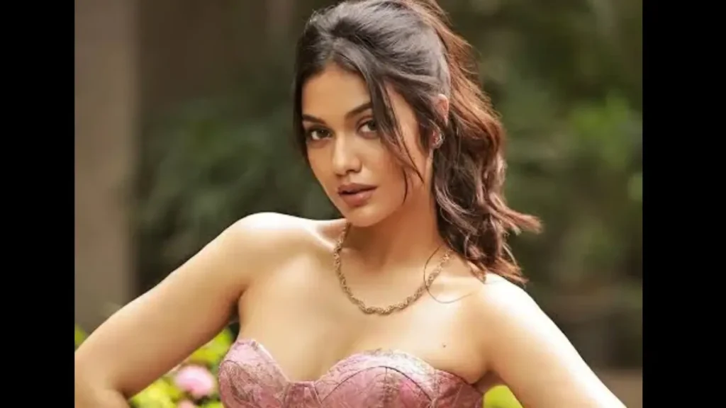 Divya Agarwal  Career 